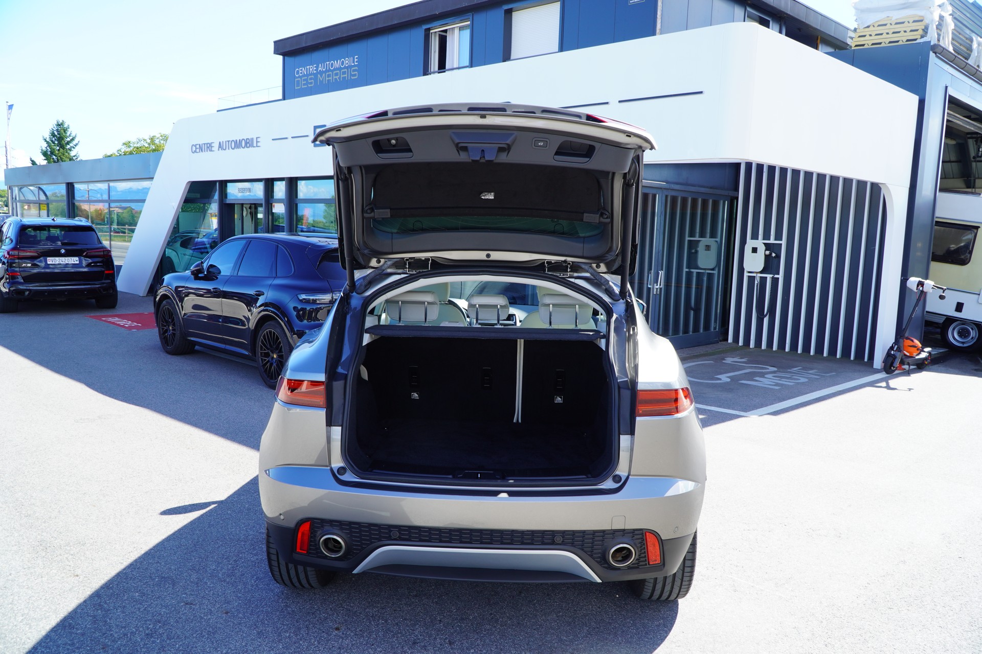 JAGUAR E-Pace 2.0 P200 HSE AWD Automatik-image-28