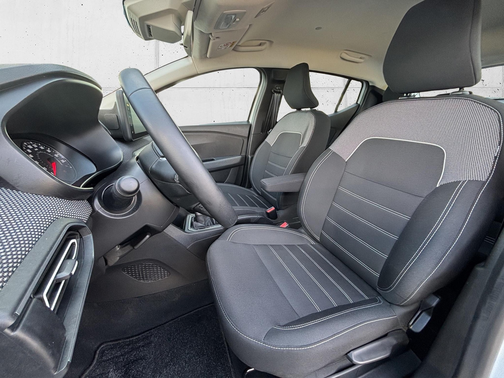 DACIA Sandero 1.0 TCe Expression-image-8