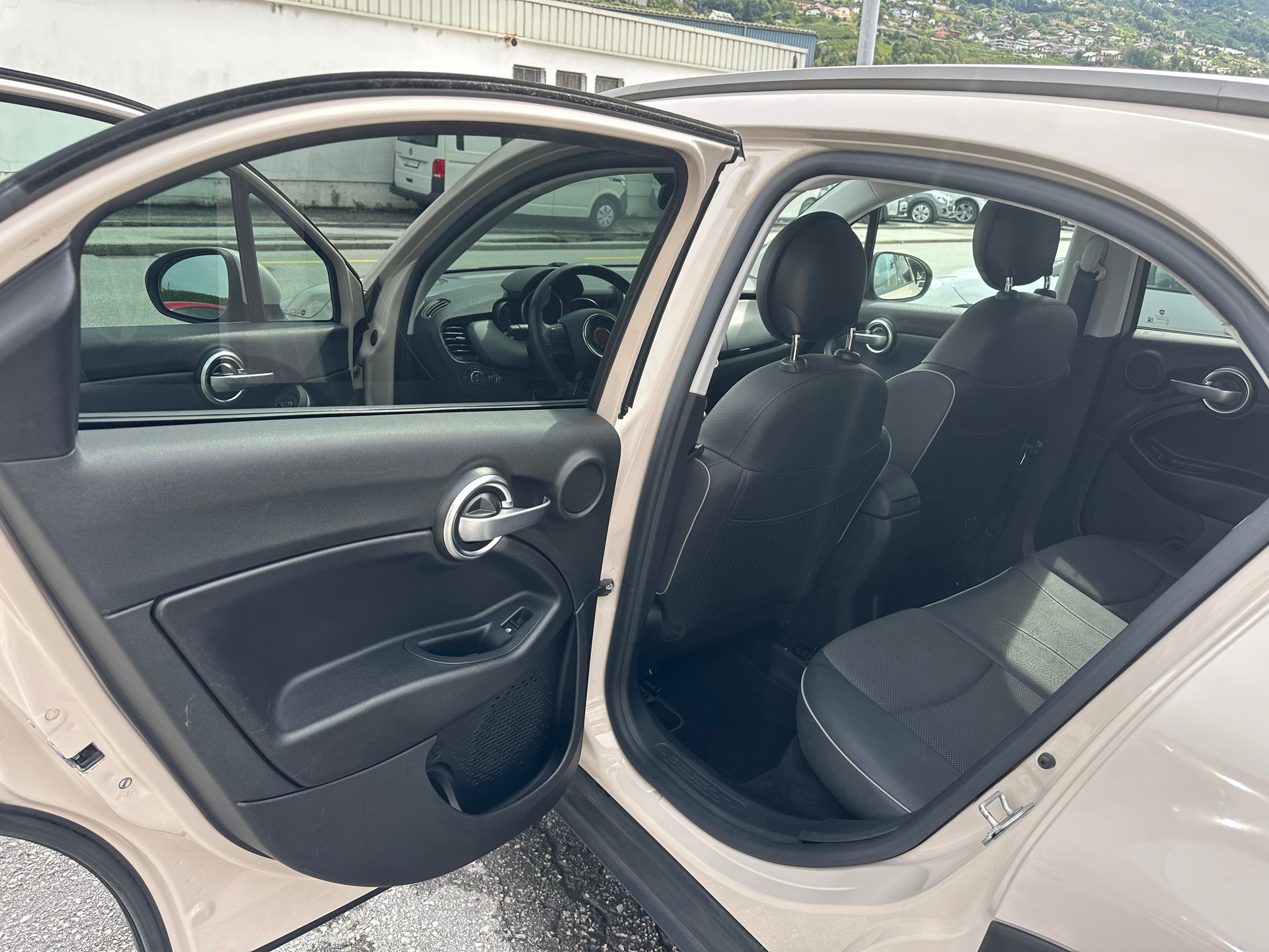 FIAT 500X 1.4T Cross 4x4 Automatic-image-10