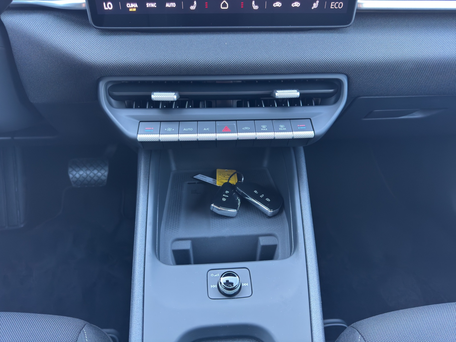 VW ID.Polo 52 kWh Life Edition One-image-11