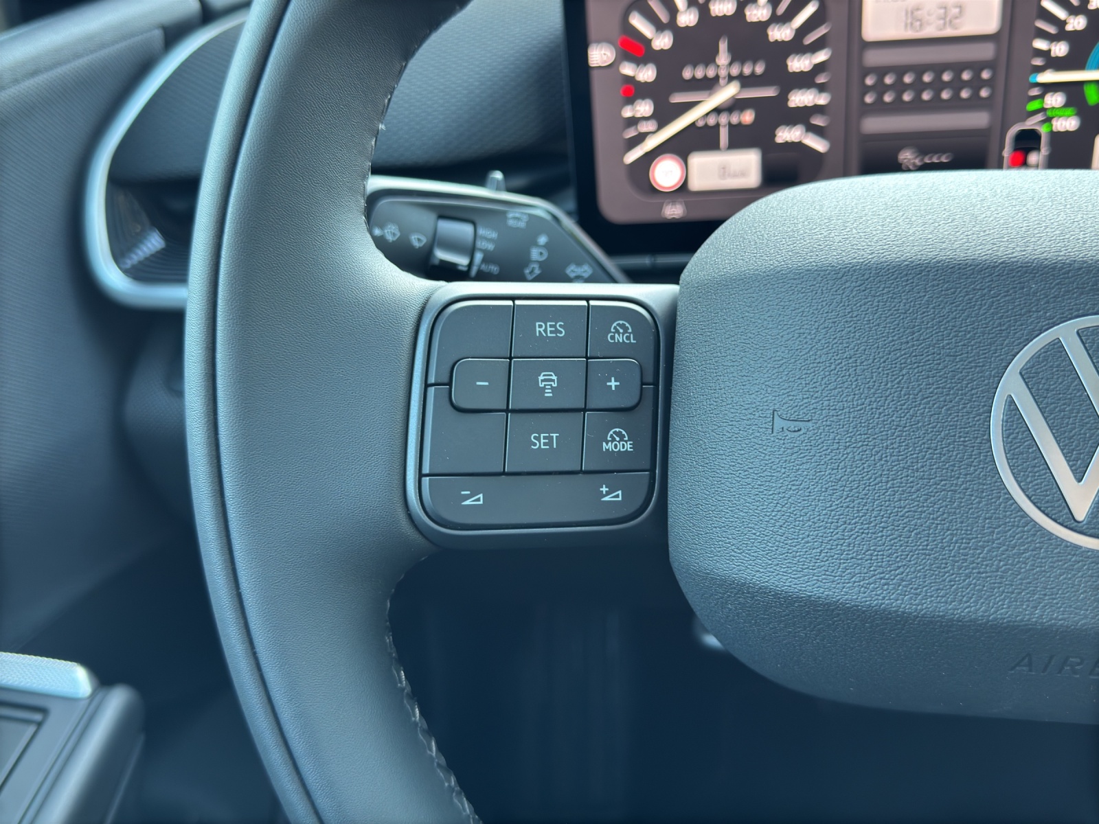 VW ID.Polo 52 kWh Life Edition One-image-14