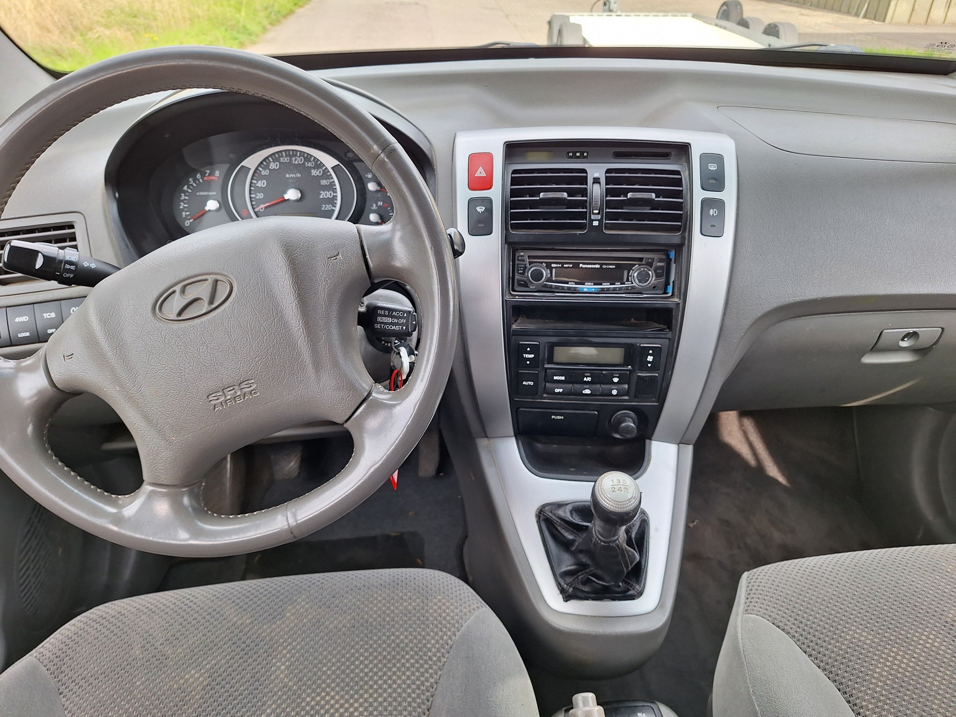 HYUNDAI Tucson 2.0 Premium 4WD-image-9