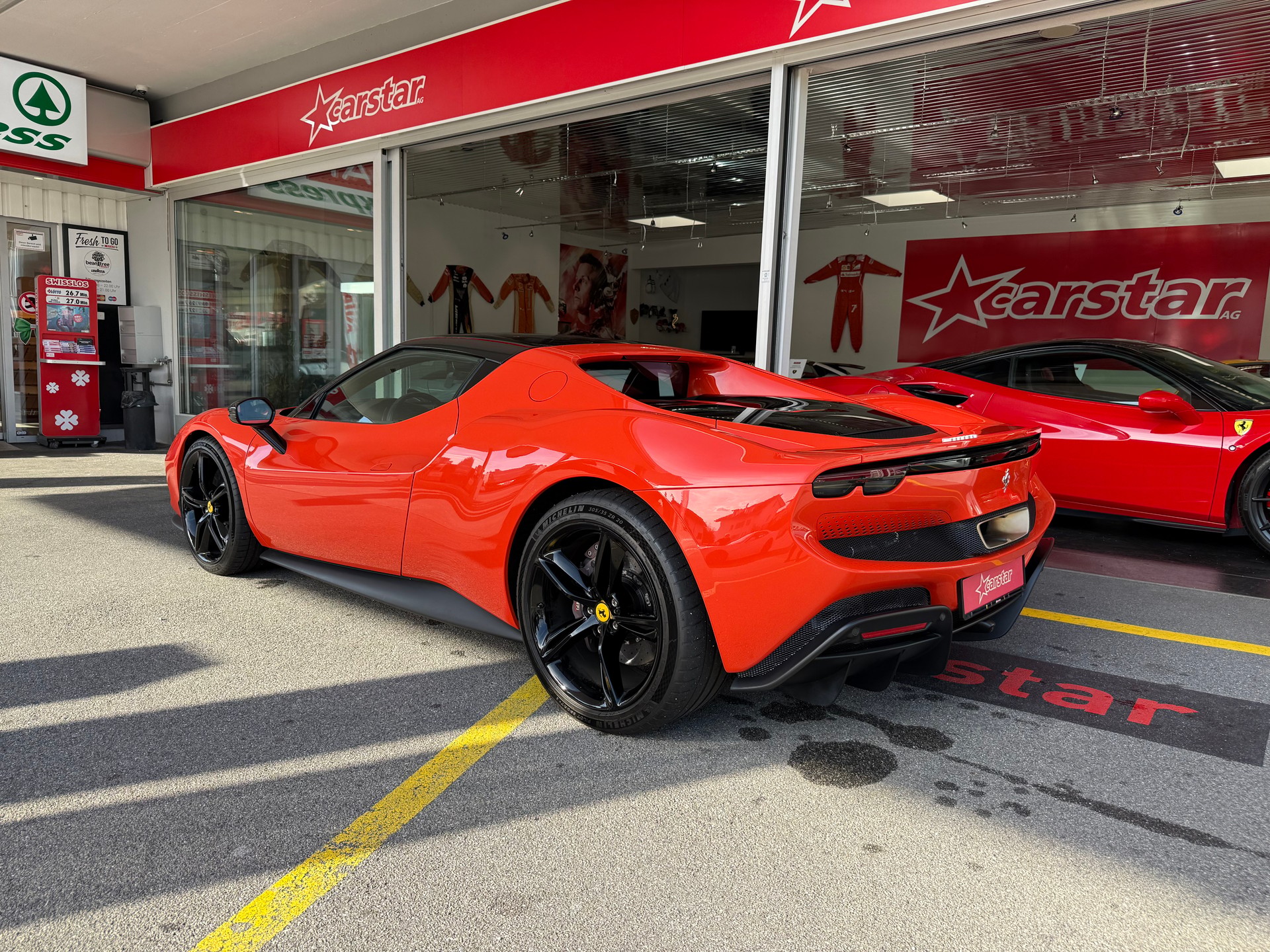FERRARI 296 GTB ROSSO DINO-image-2