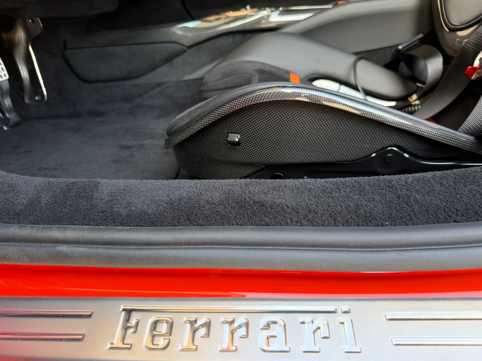 FERRARI 296 GTB ROSSO DINO-image-6