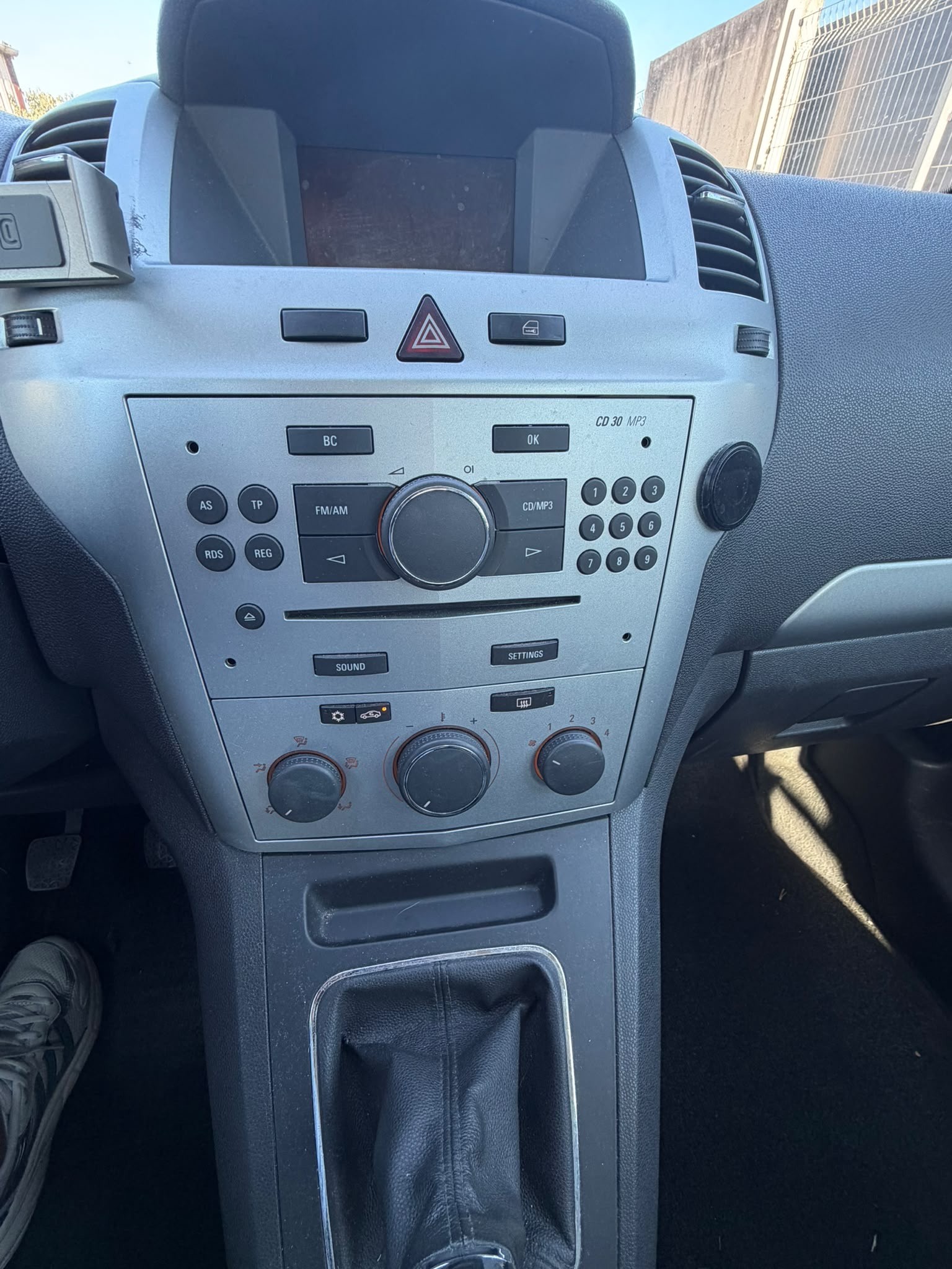 OPEL Zafira 1.8i 16V Cosmo-image-9