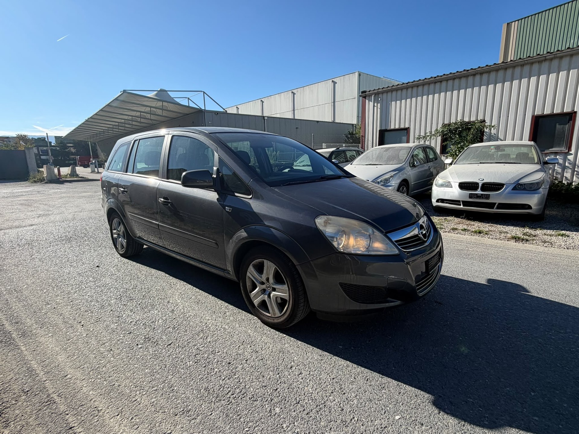 OPEL Zafira 1.8i 16V Cosmo-image-2