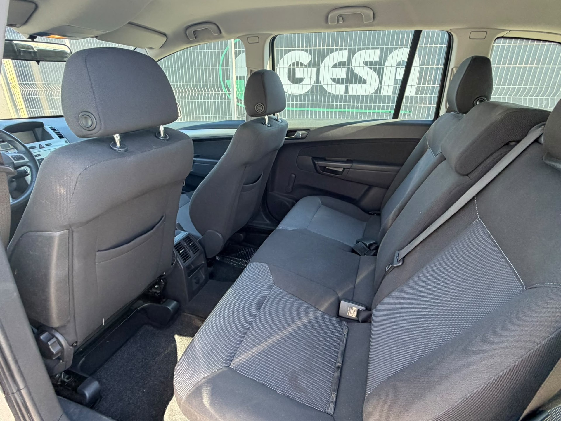 OPEL Zafira 1.8i 16V Cosmo-image-10
