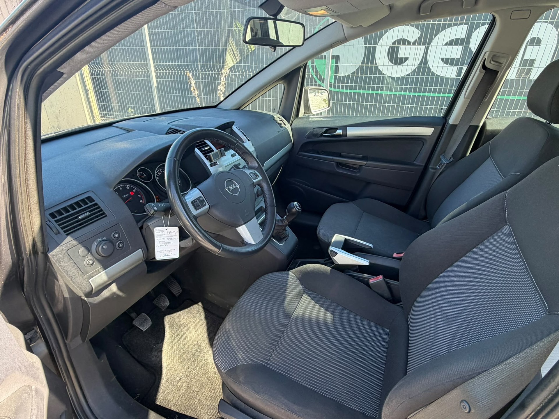 OPEL Zafira 1.8i 16V Cosmo-image-7