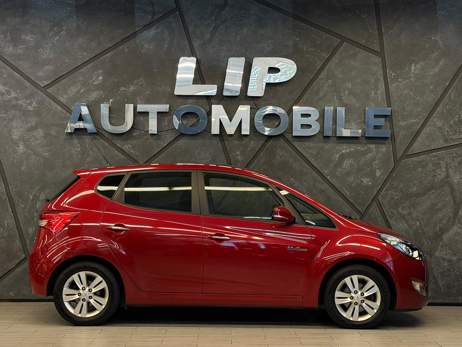 HYUNDAI iX20 1.6 Premium-image-4