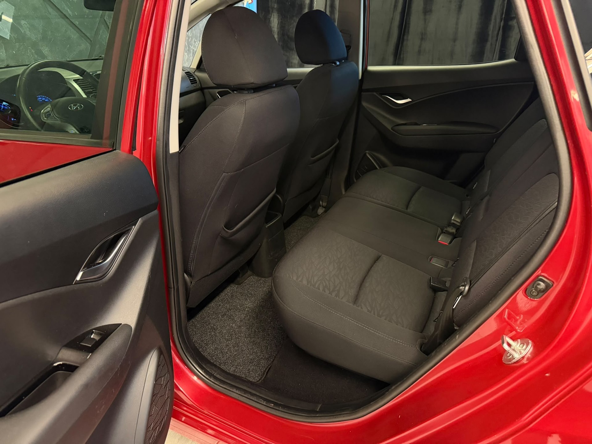 HYUNDAI iX20 1.6 Premium-image-11
