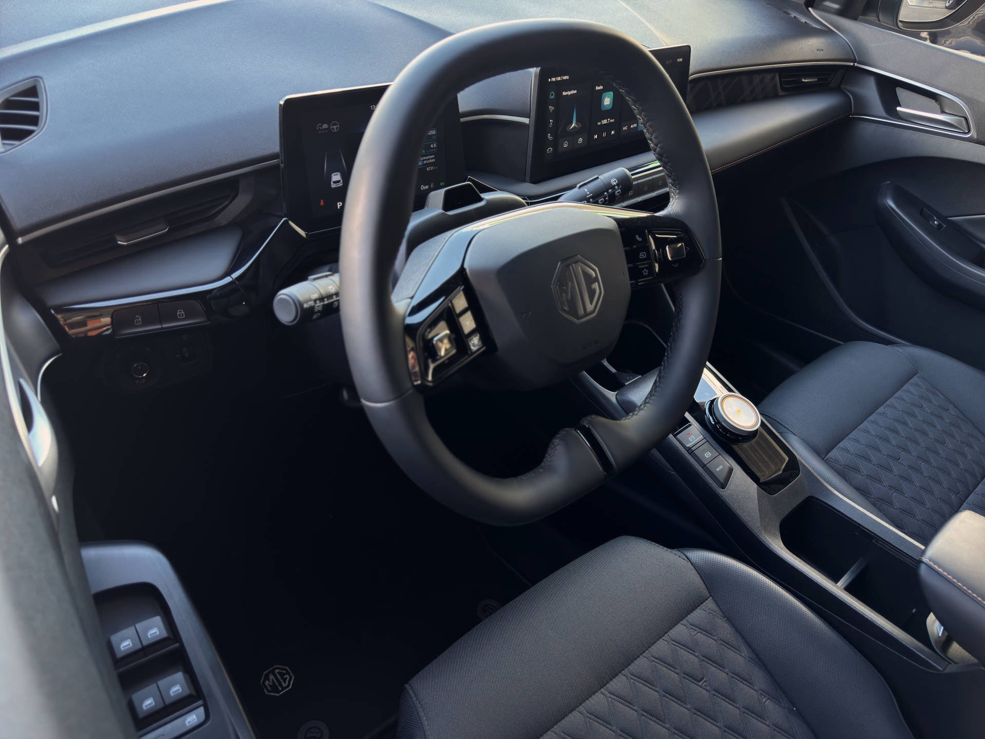 MG 3 1.5 Hybrid Luxury-image-13