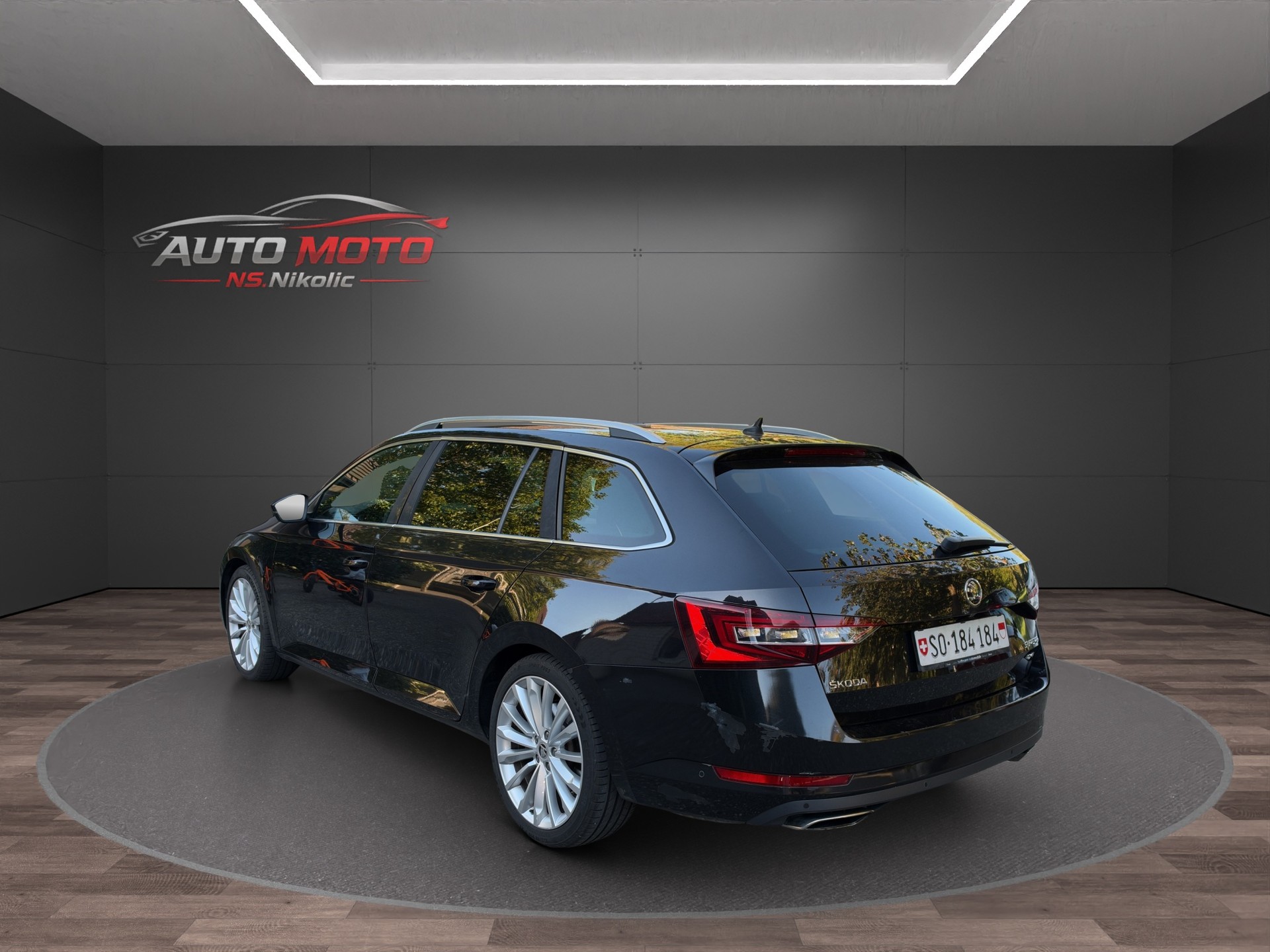 SKODA Superb Combi 2.0 TSI Sport Line DSG 4x4-image-2