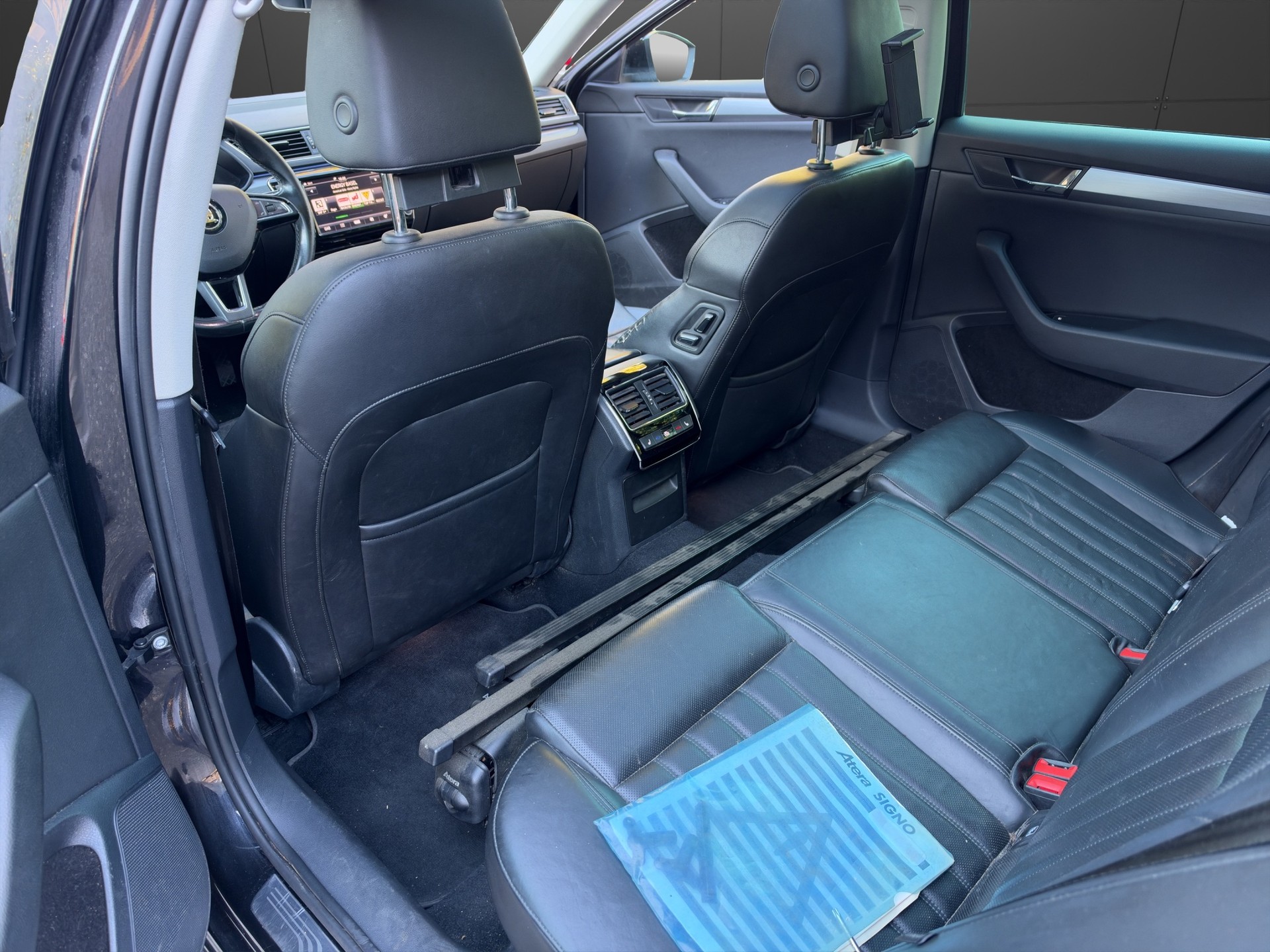 SKODA Superb Combi 2.0 TSI Sport Line DSG 4x4-image-9