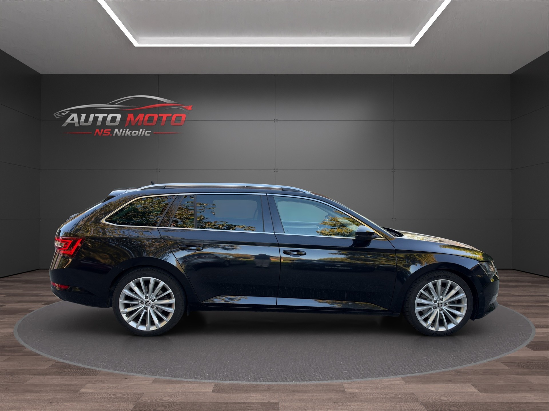 SKODA Superb Combi 2.0 TSI Sport Line DSG 4x4-image-4