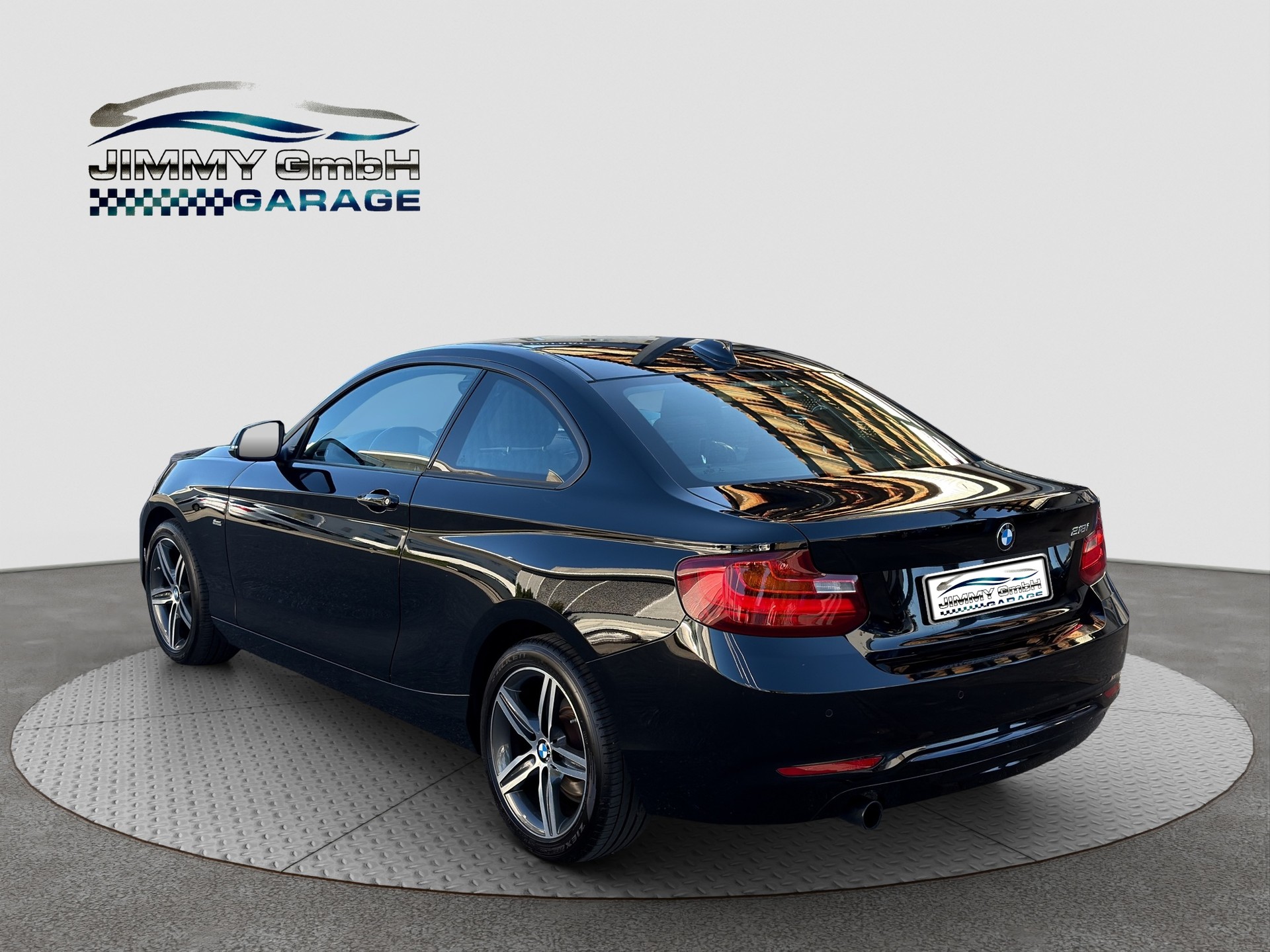 BMW 218i Sport Line-image-3