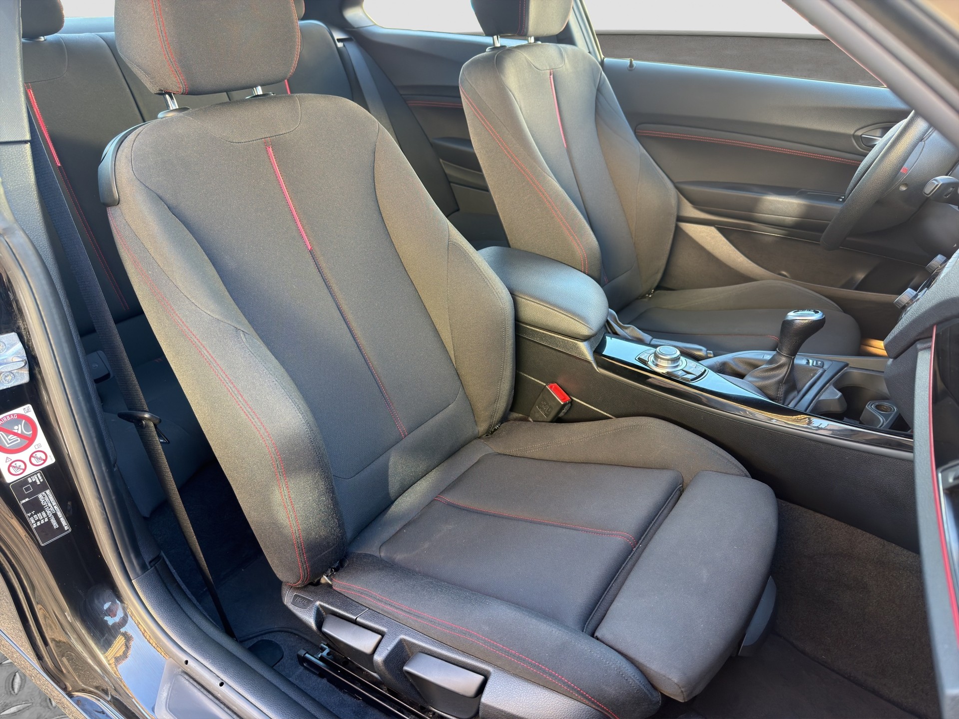 BMW 218i Sport Line-image-13
