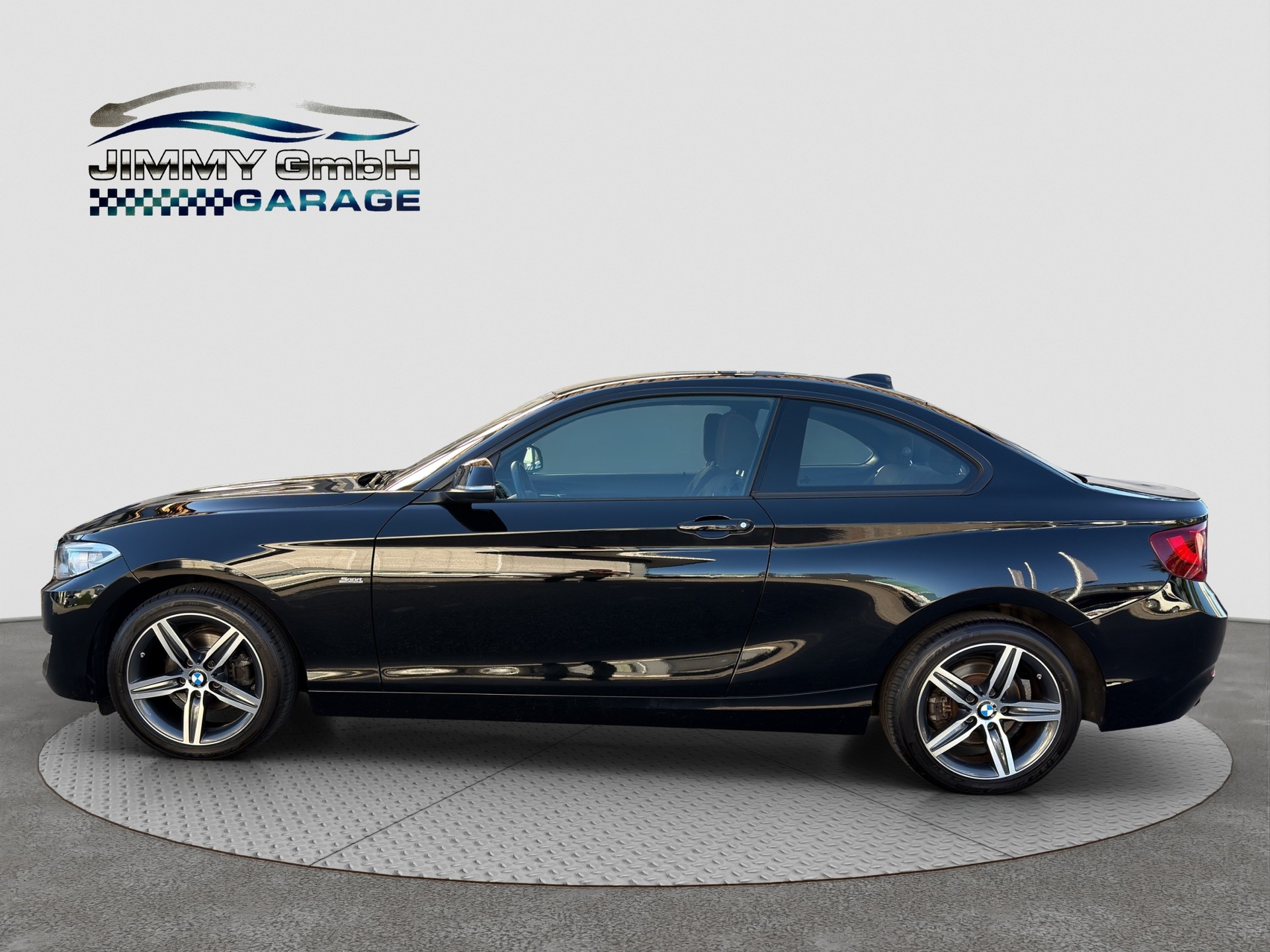 BMW 218i Sport Line-image-2