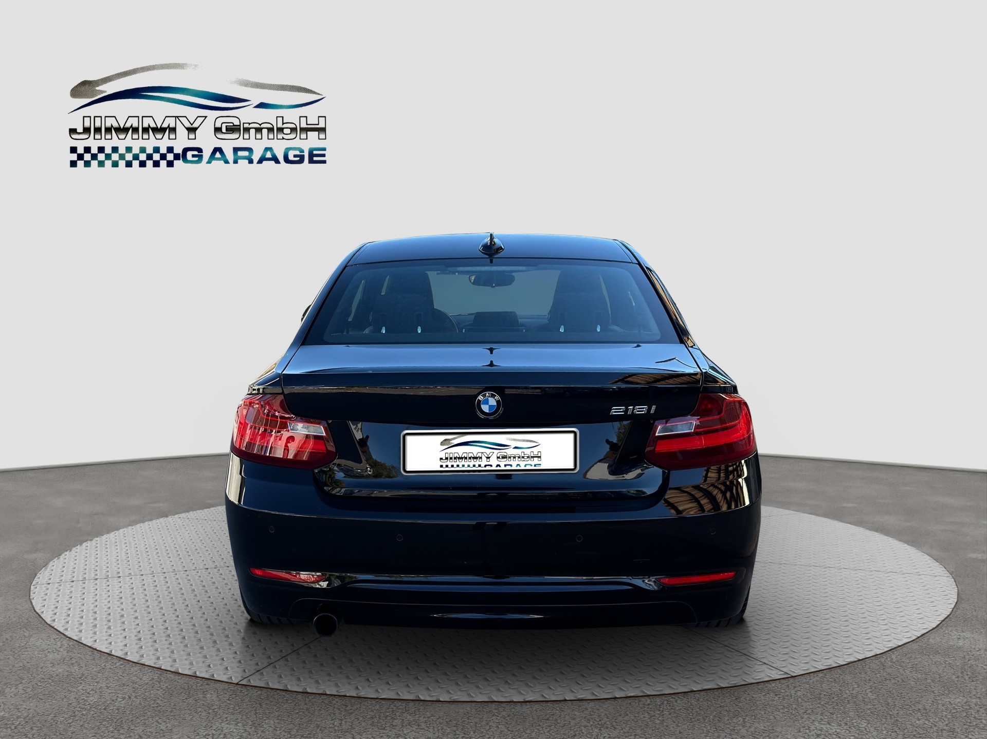 BMW 218i Sport Line-image-4