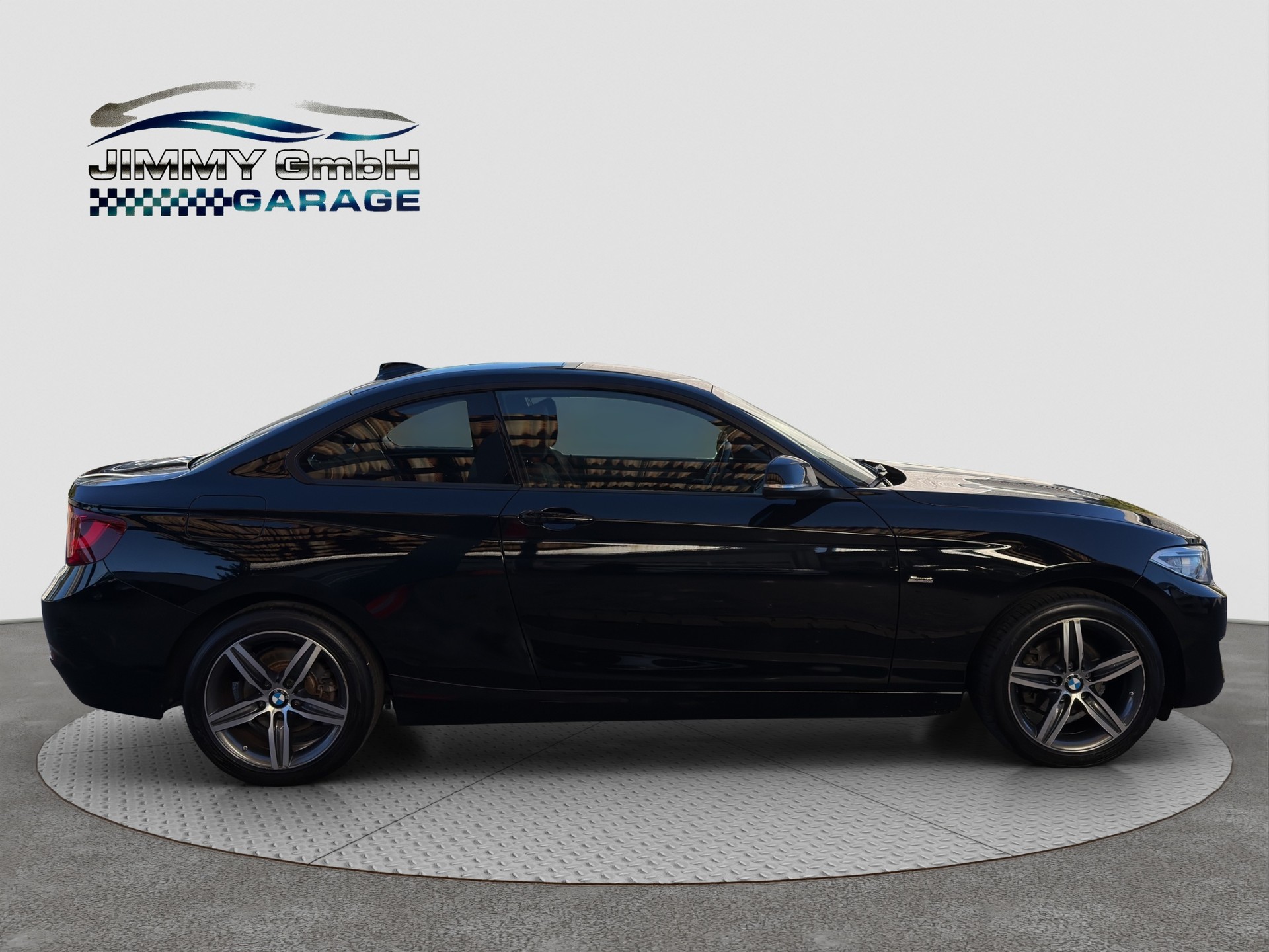BMW 218i Sport Line-image-6