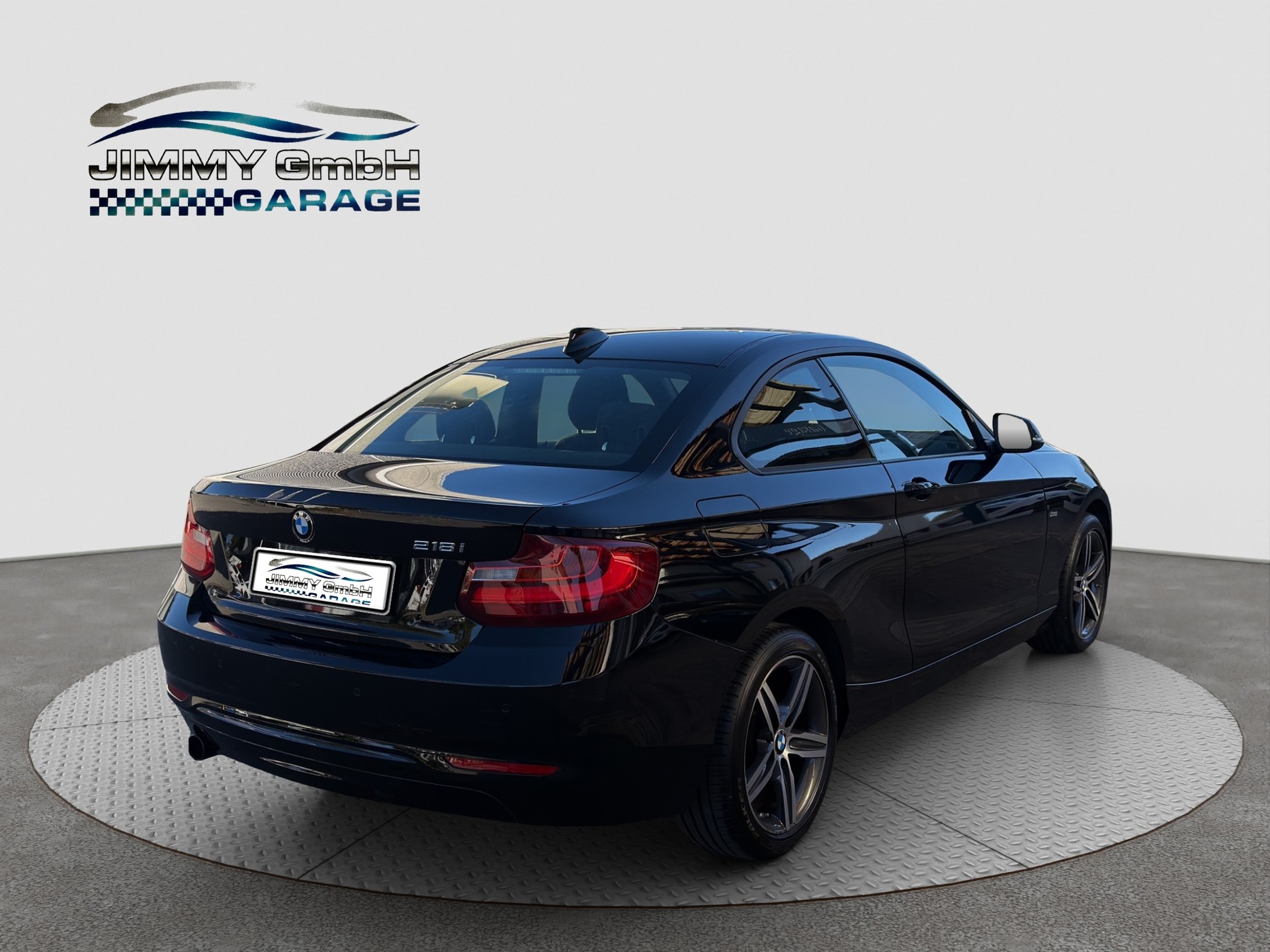 BMW 218i Sport Line-image-5