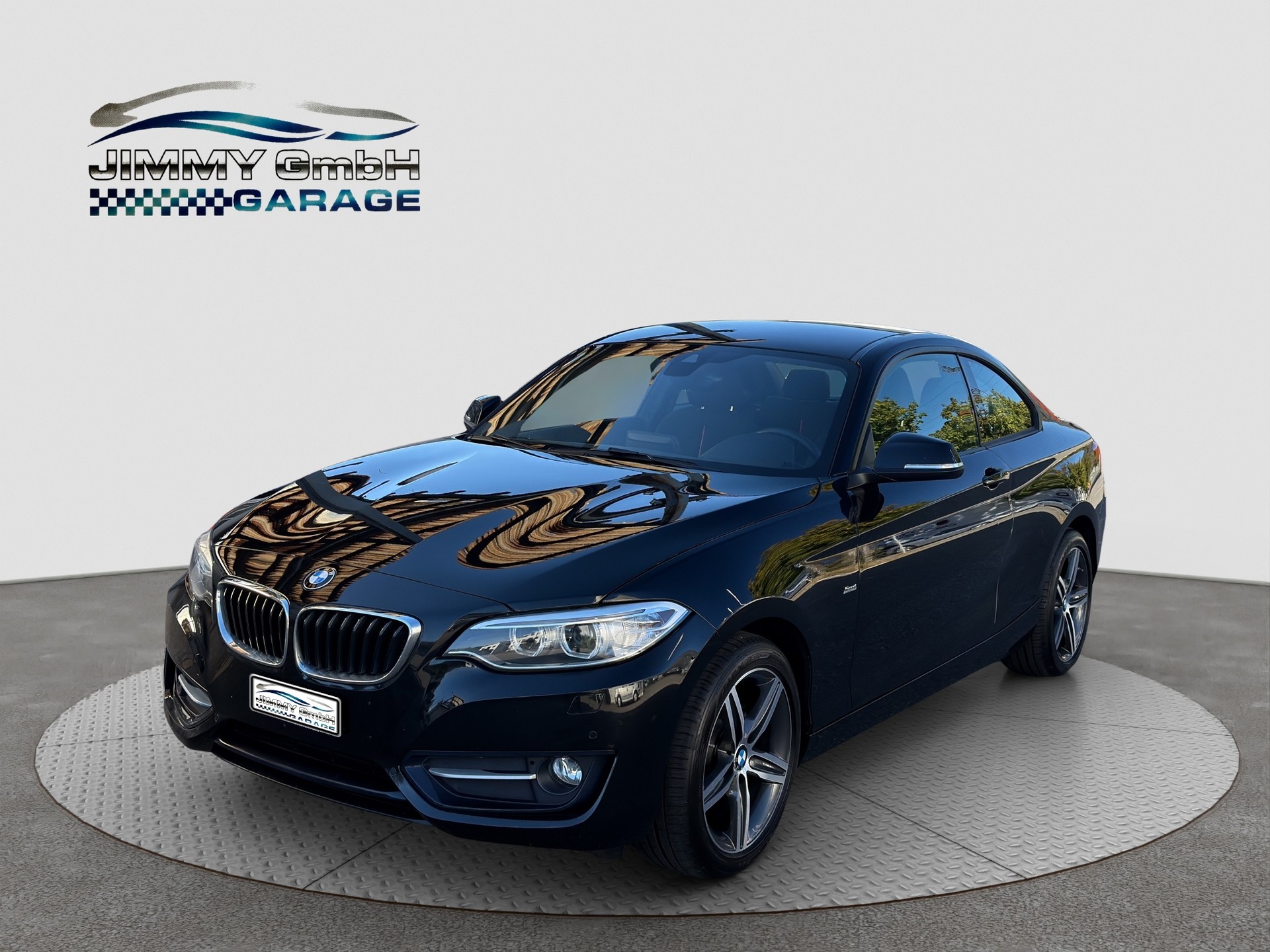 BMW 218i Sport Line-image-1