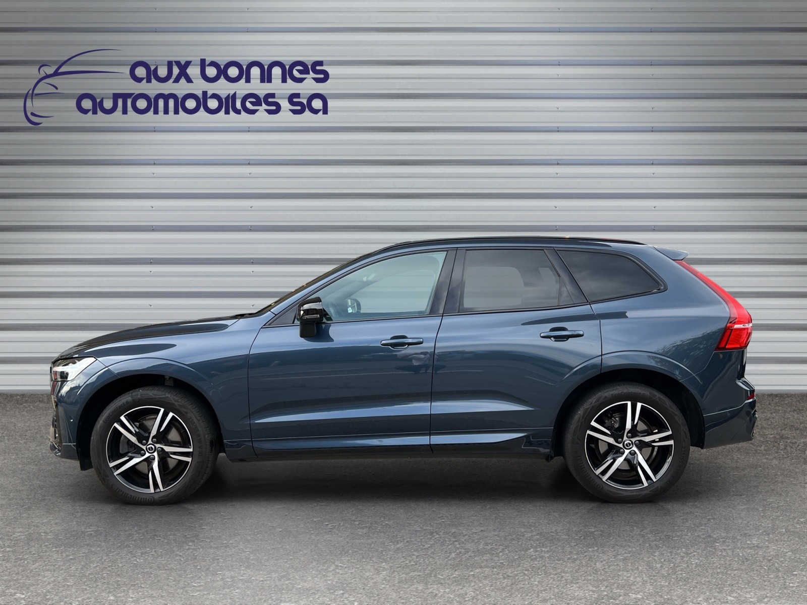 VOLVO XC60 B4 Diesel Mild Hybrid AWD R-Design Geartronic-image-4