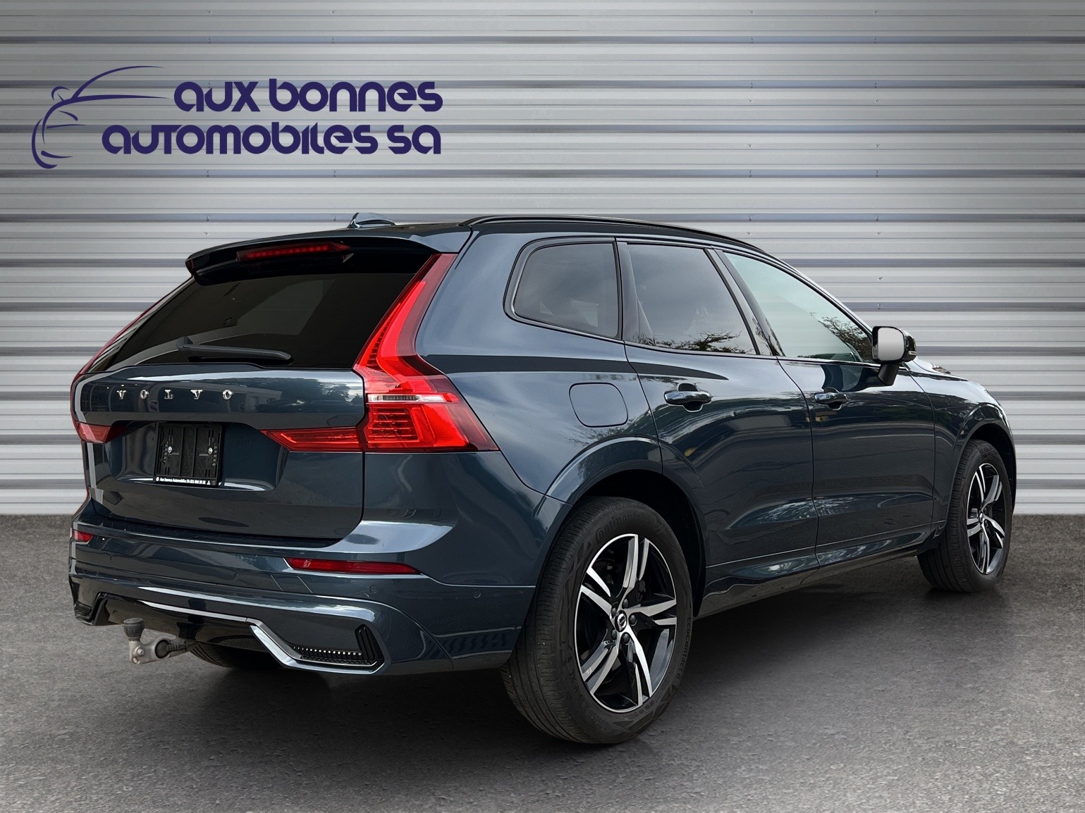 VOLVO XC60 B4 Diesel Mild Hybrid AWD R-Design Geartronic-image-3