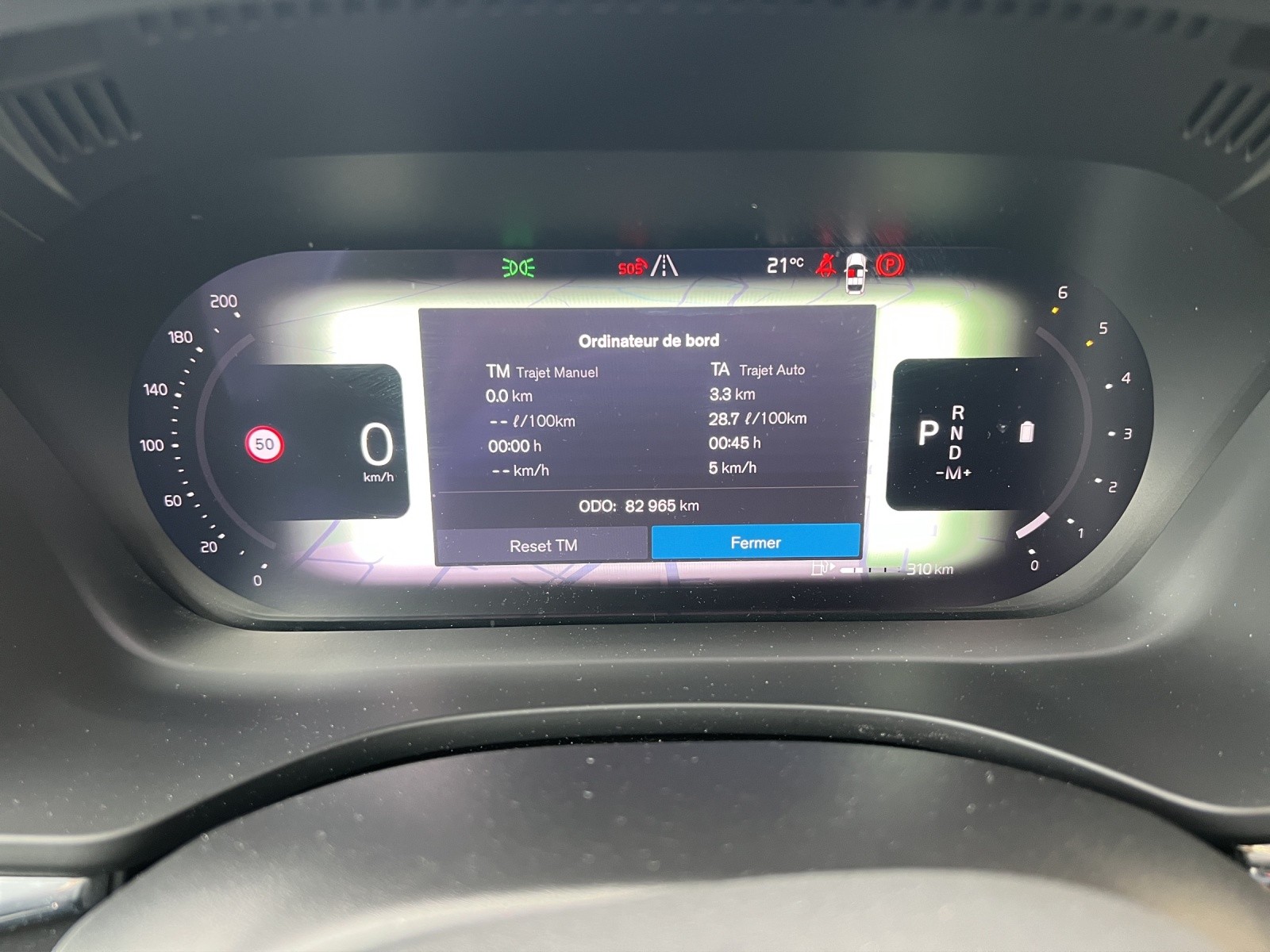 VOLVO XC60 B4 Diesel Mild Hybrid AWD R-Design Geartronic-image-13
