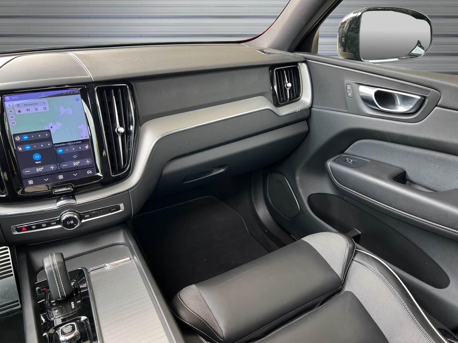 VOLVO XC60 B4 Diesel Mild Hybrid AWD R-Design Geartronic-image-10