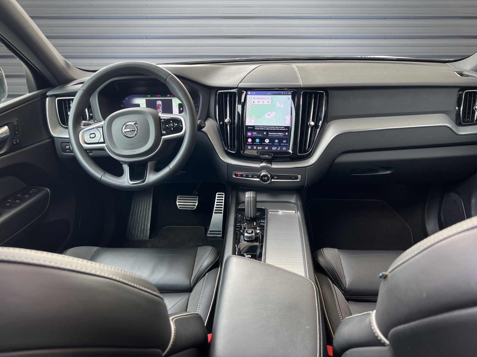 VOLVO XC60 B4 Diesel Mild Hybrid AWD R-Design Geartronic-image-8