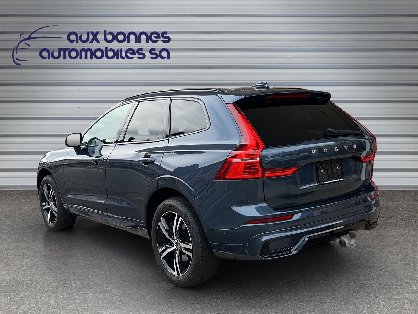VOLVO XC60 B4 Diesel Mild Hybrid AWD R-Design Geartronic-image-1