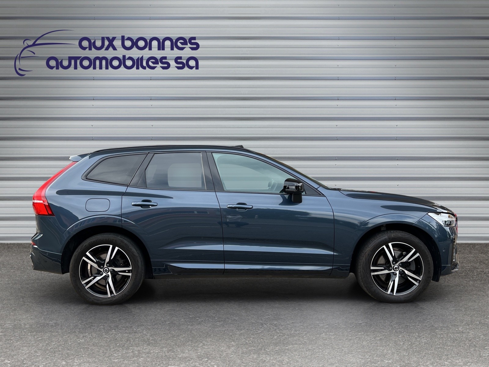 VOLVO XC60 B4 Diesel Mild Hybrid AWD R-Design Geartronic-image-6