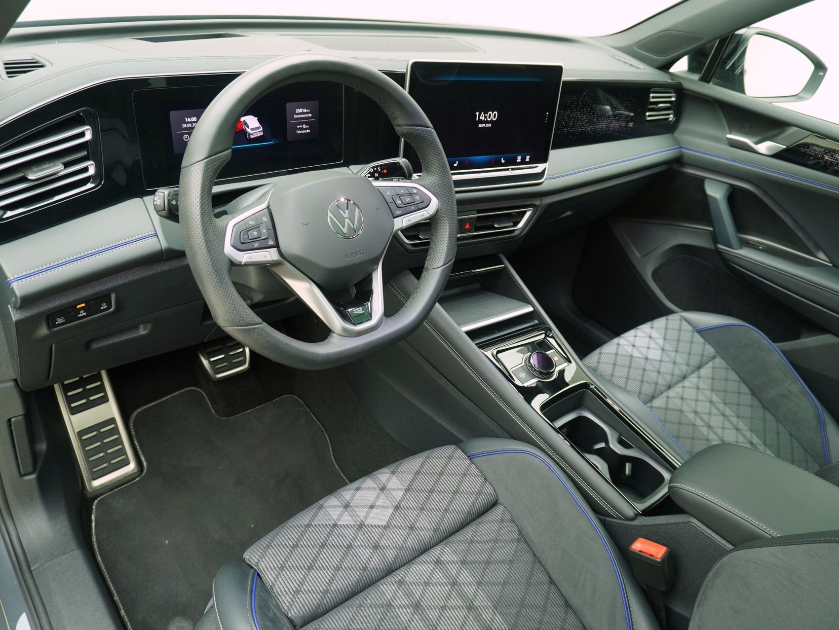 VW Tiguan 2.0 TSI DSG R-Line Black Style 4Motion **VW Werksgarantie bis 11/2030**-image-10