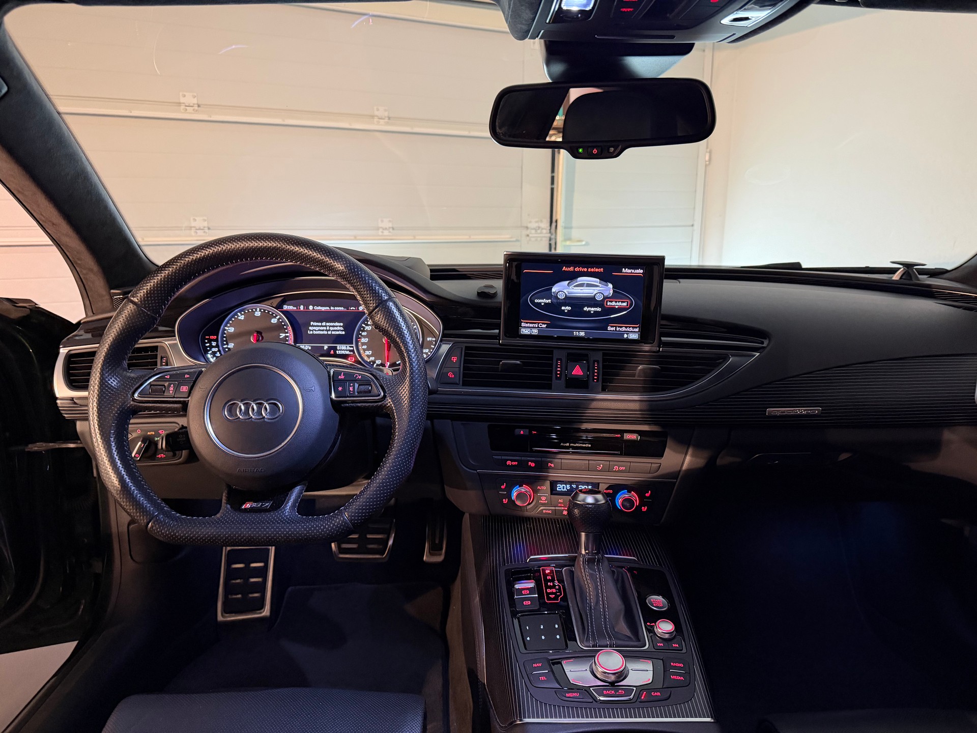 AUDI RS7 Sportback 4.0 TFSI V8 quattro S-tronic-image-18