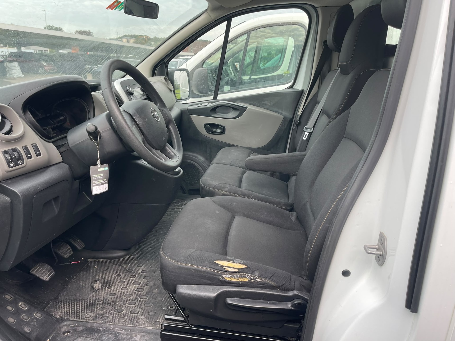 NISSAN NV300 dCi 120 2.9 L2H1 Comfort-image-8