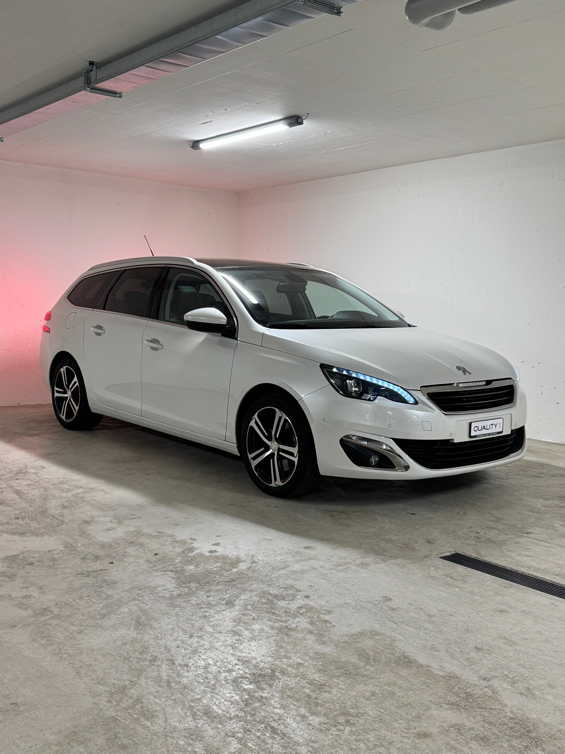 PEUGEOT 308 SW 2.0 BlueHDI Allure Automatic *Perl-Weiss* *AHK*-image-2