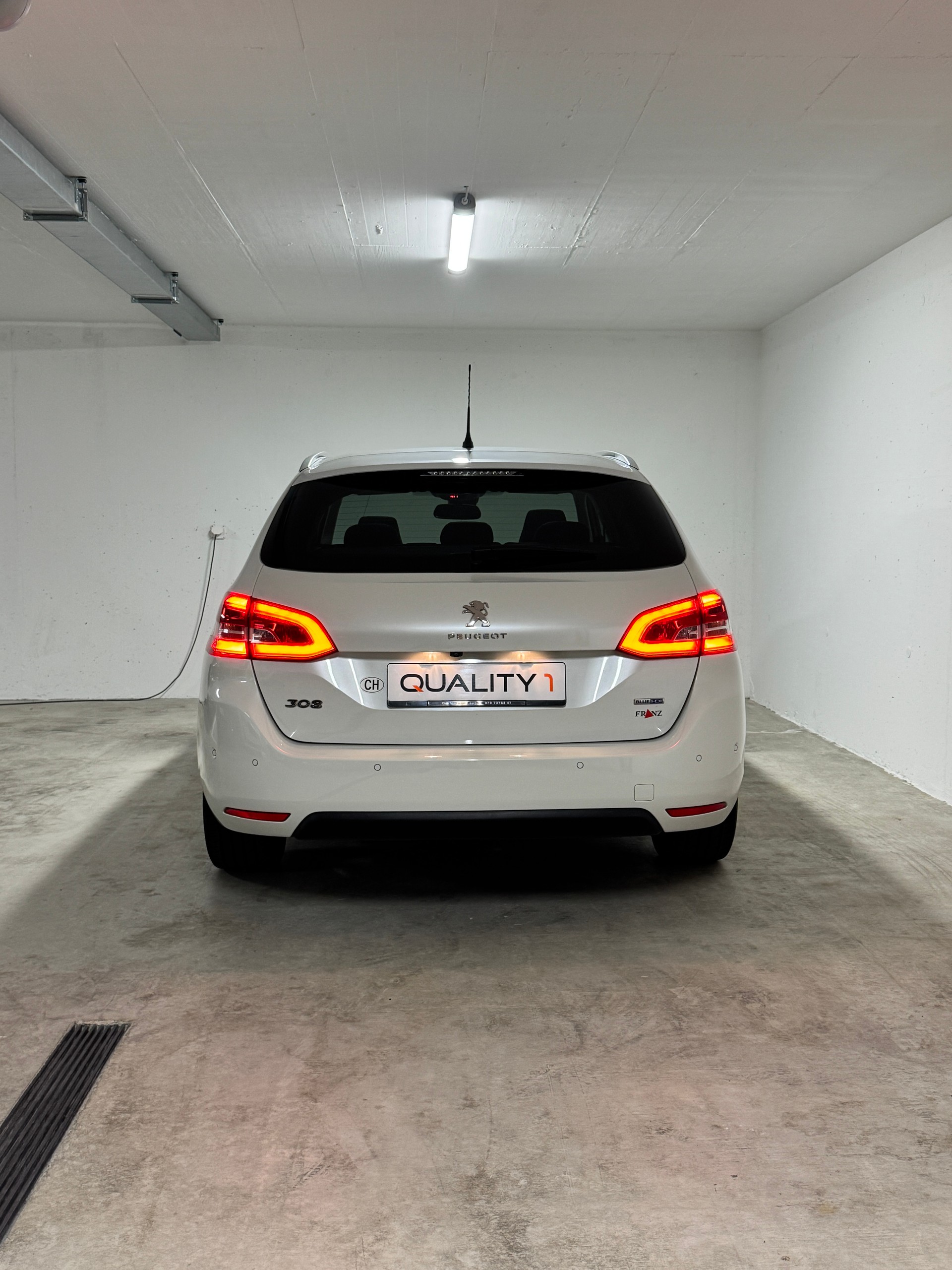 PEUGEOT 308 SW 2.0 BlueHDI Allure Automatic *Perl-Weiss* *AHK*-image-3