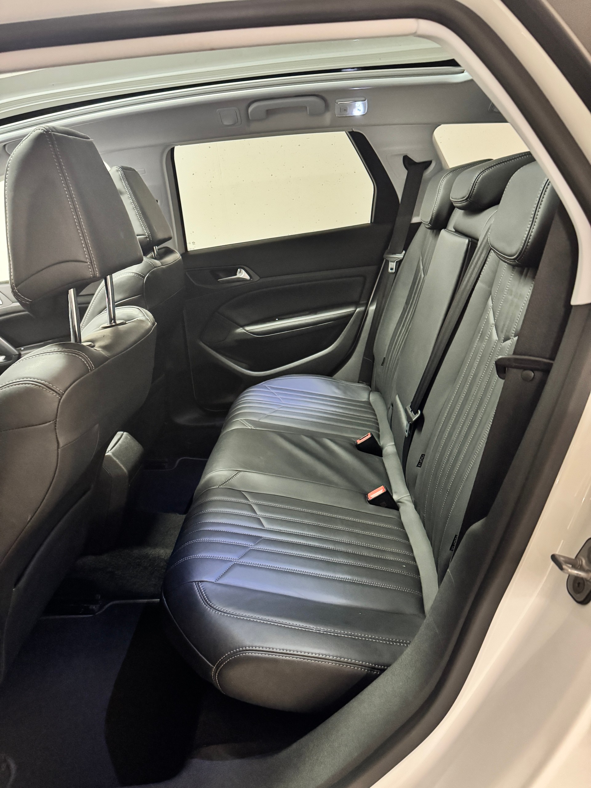 PEUGEOT 308 SW 2.0 BlueHDI Allure Automatic *Perl-Weiss* *AHK*-image-8