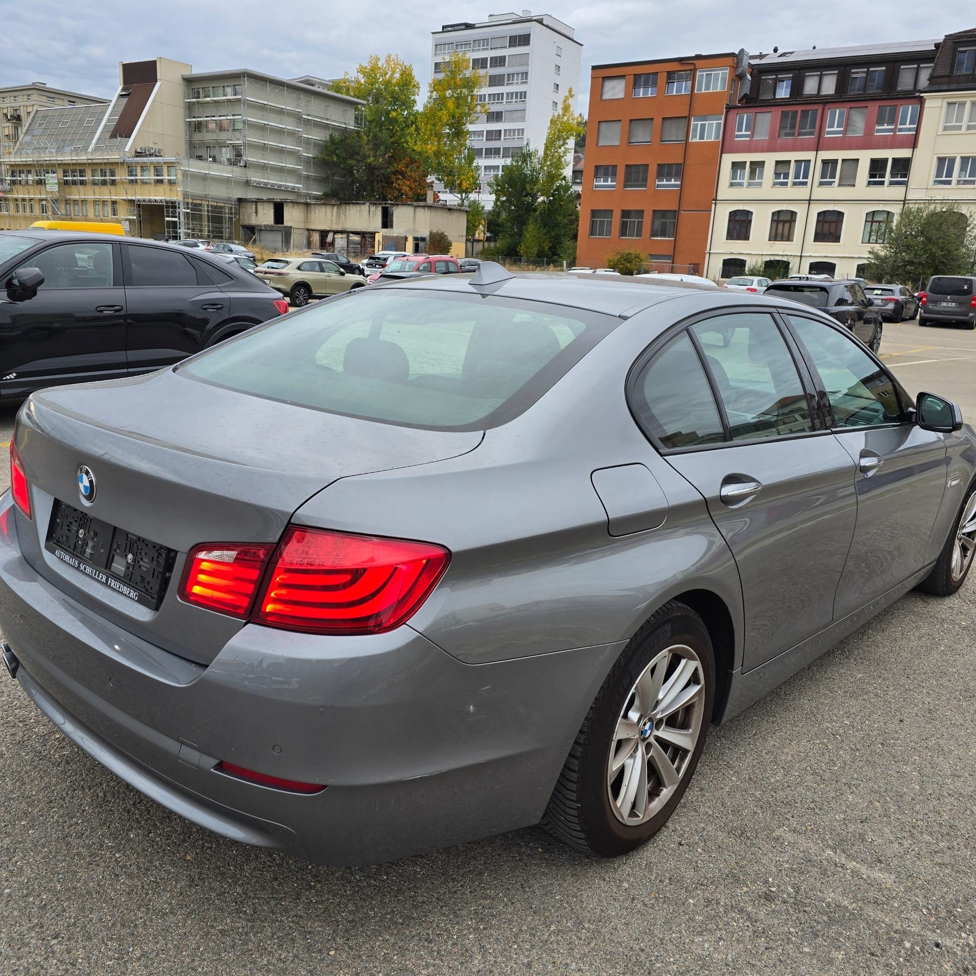 BMW 530d xDrive-image-2