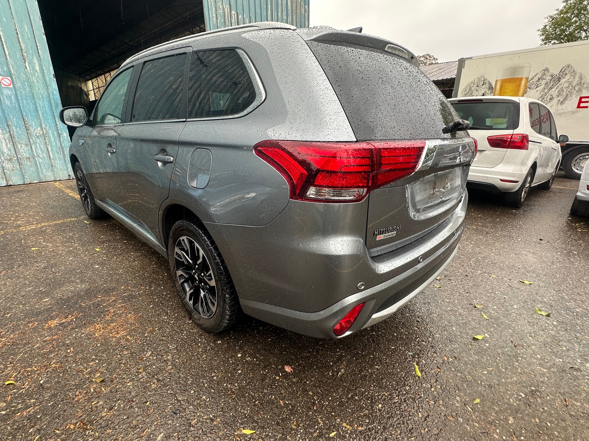 MITSUBISHI Outlander 2.0 PHEV Diamond 4WD Automatic-image-5