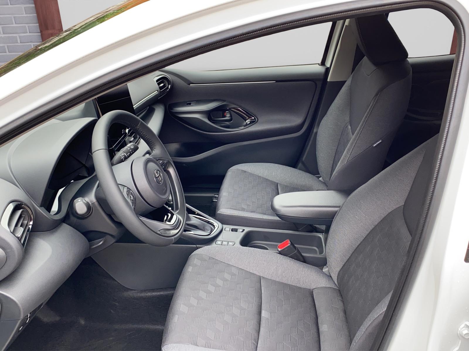 TOYOTA Yaris 1.5 VVT-i HSD Comfort-image-6
