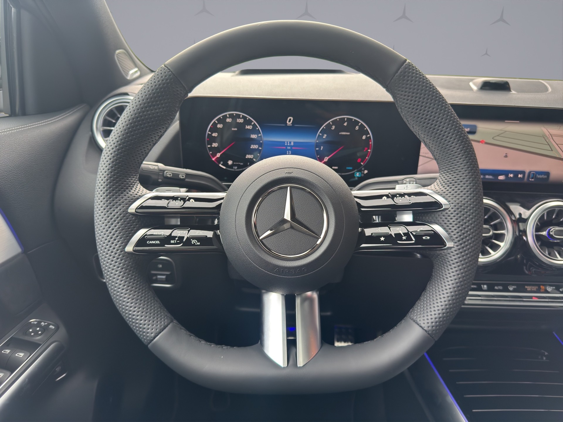 MERCEDES-BENZ GLA-Klasse H247 GLA 250 Swiss Star AMG Line 4matic-image-11