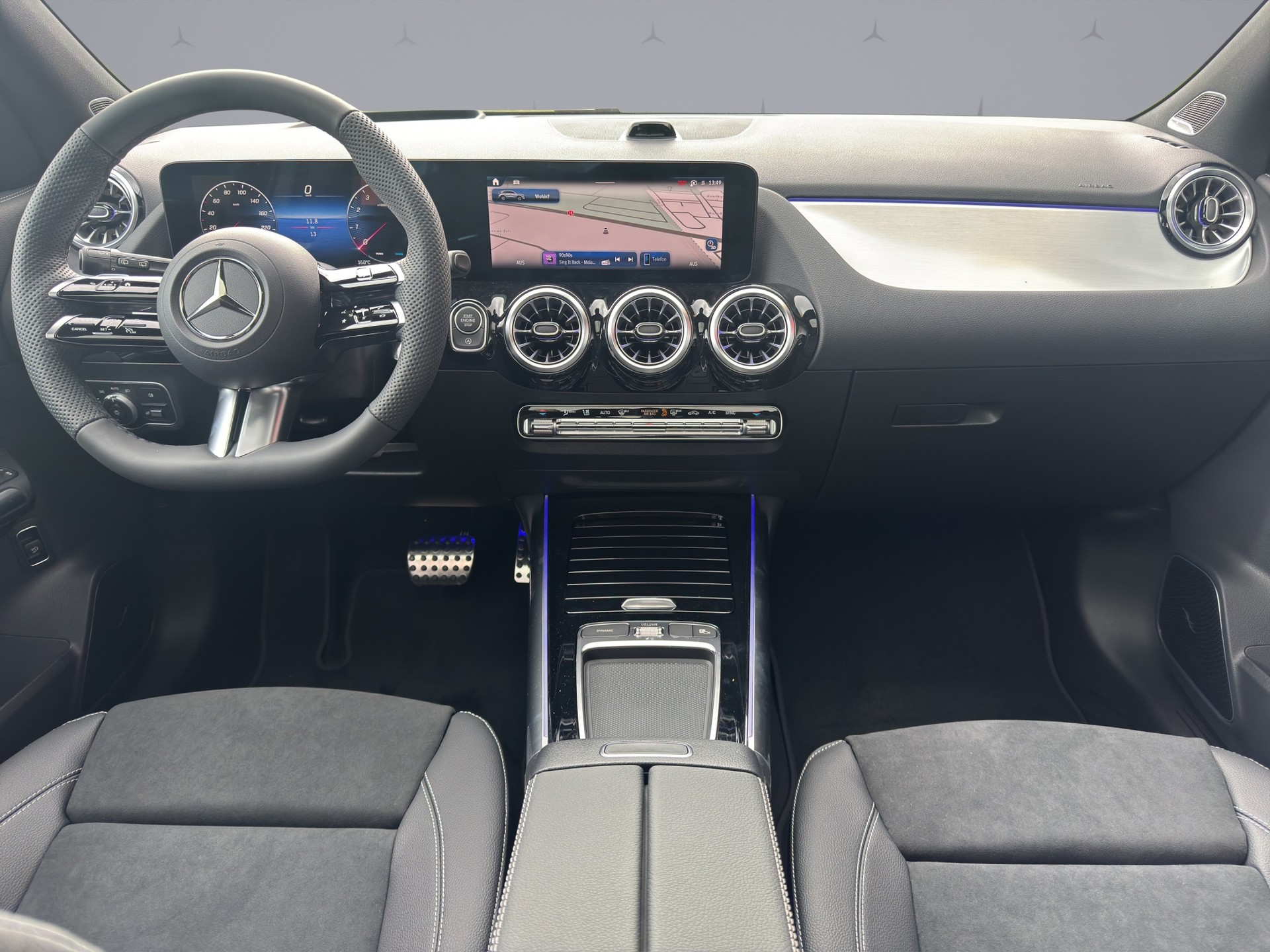 MERCEDES-BENZ GLA-Klasse H247 GLA 250 Swiss Star AMG Line 4matic-image-13