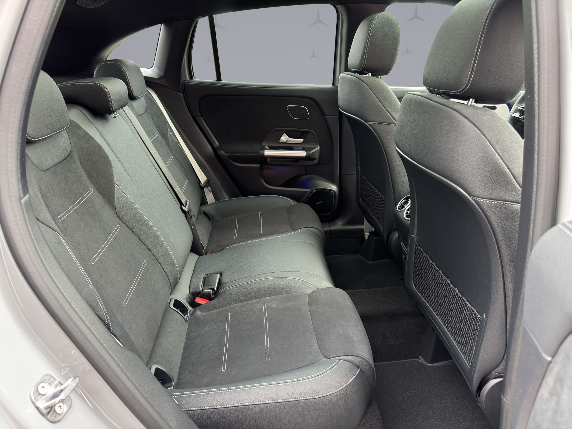MERCEDES-BENZ GLA-Klasse H247 GLA 250 Swiss Star AMG Line 4matic-image-17