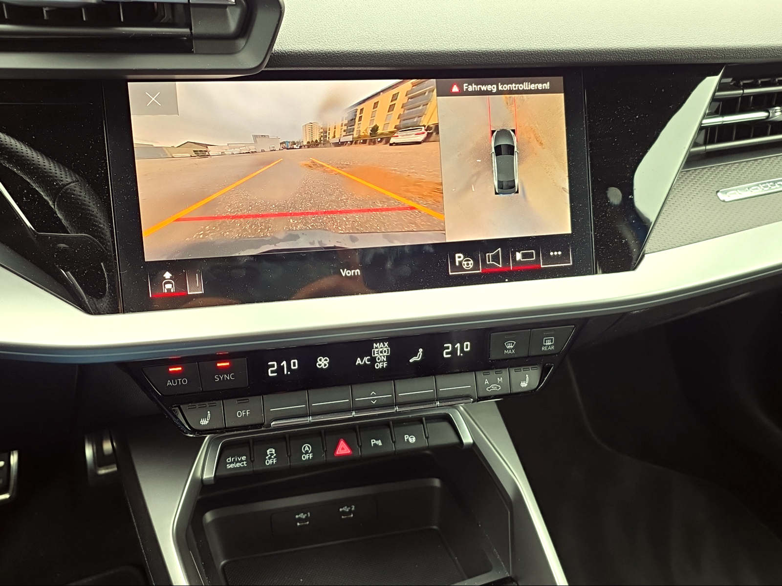 AUDI RS3 Limousine 2.5 TSI quattro S-tronic-image-14