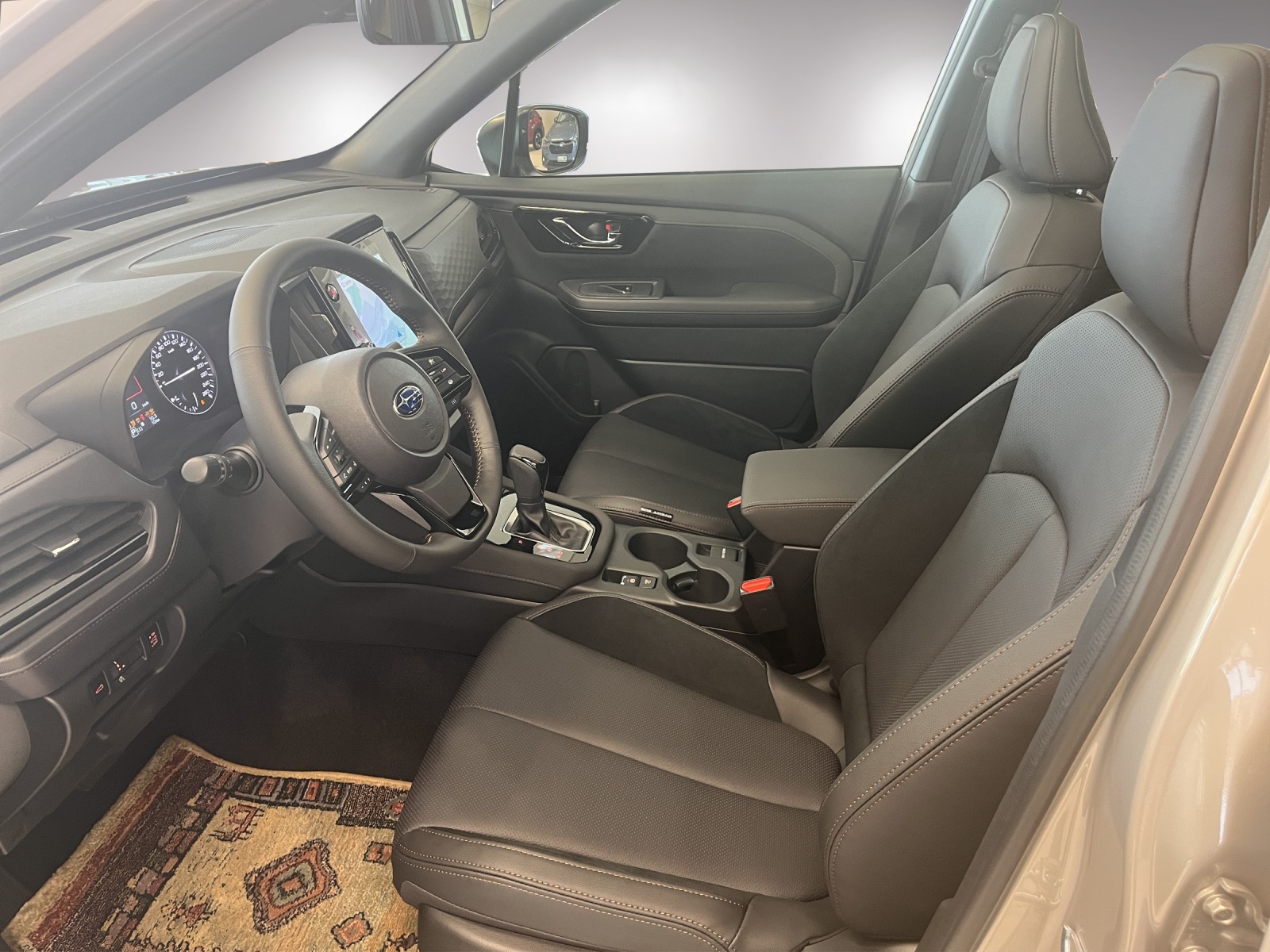 SUBARU Forester 2.0i e-Boxer Luxury-image-8