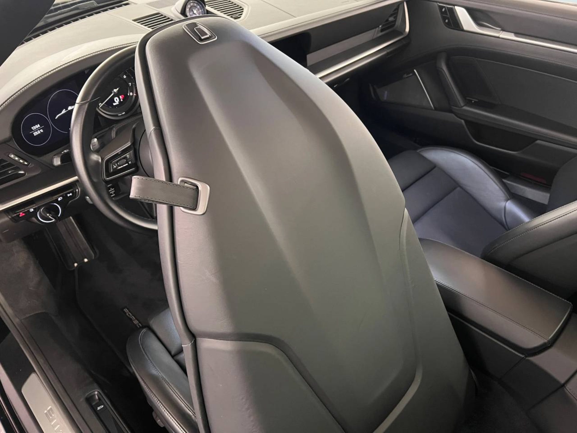 PORSCHE 911 Targa 4S-image-21
