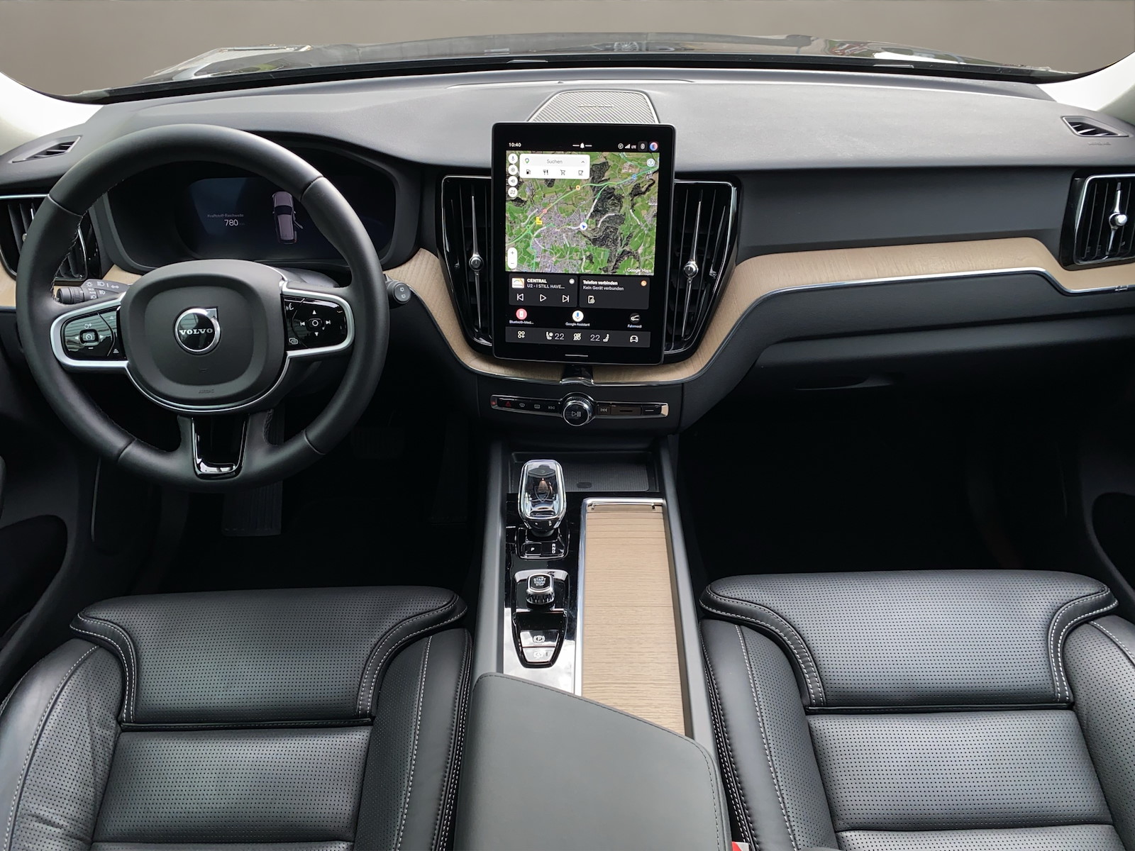 VOLVO XC60 2.0 B5 MH Plus Dark AWD-image-12