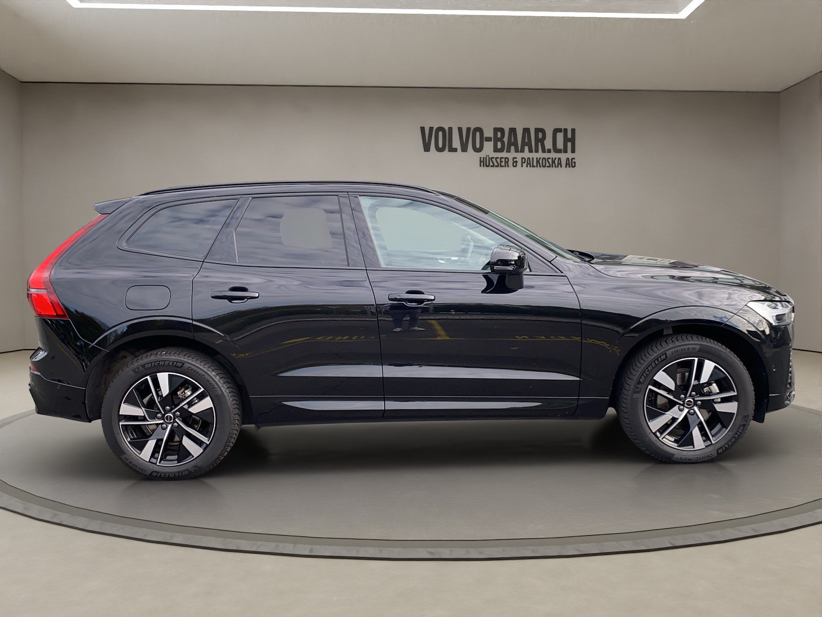VOLVO XC60 2.0 B5 MH Plus Dark AWD-image-5