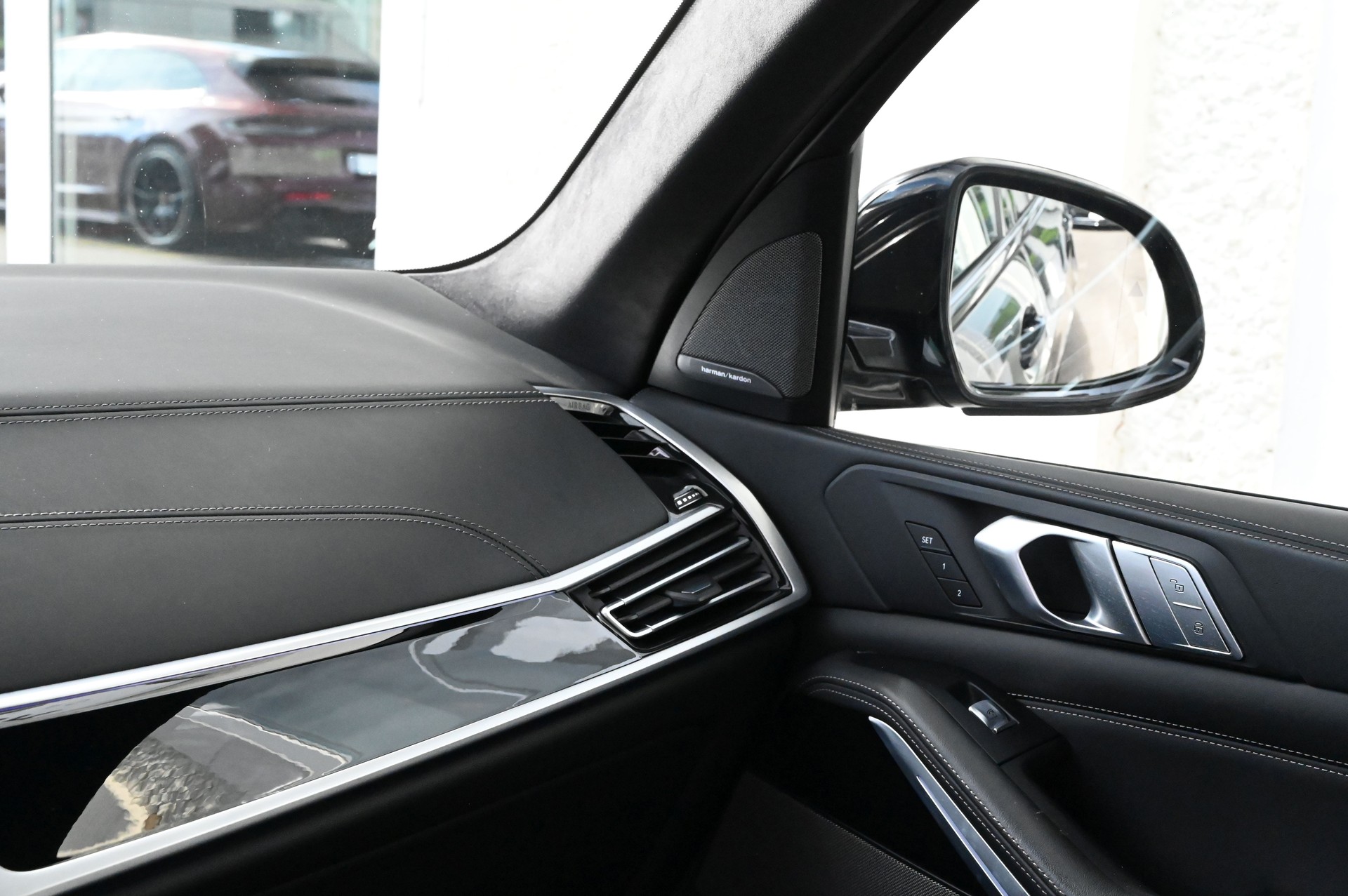 BMW X7 xDrive M50i Steptronic-image-17